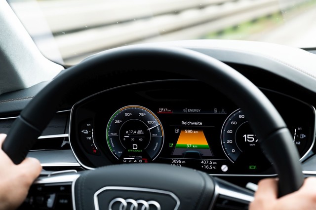 Audi A8 photo 65