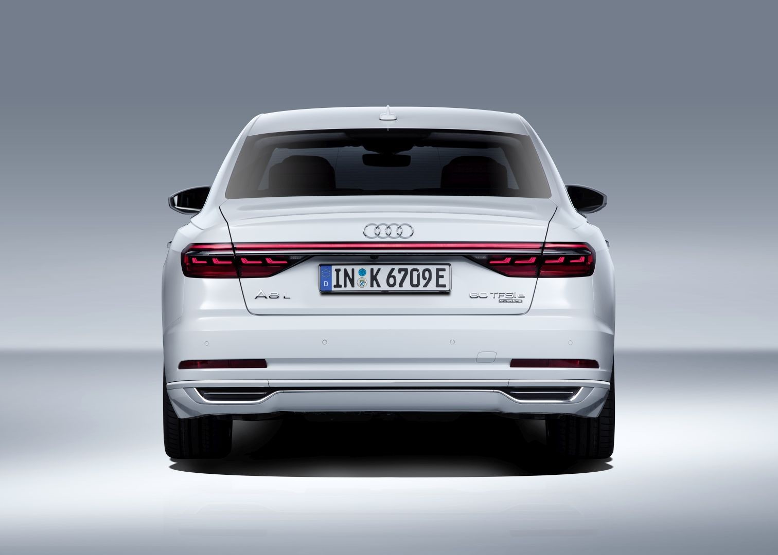 Audi A8 photo 12