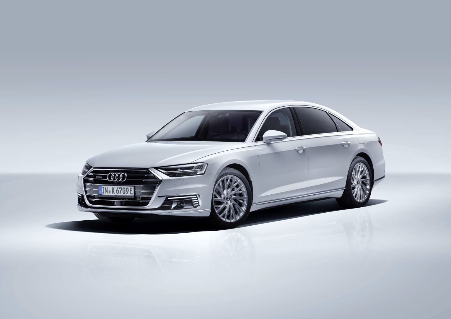 Audi A8 photo 13