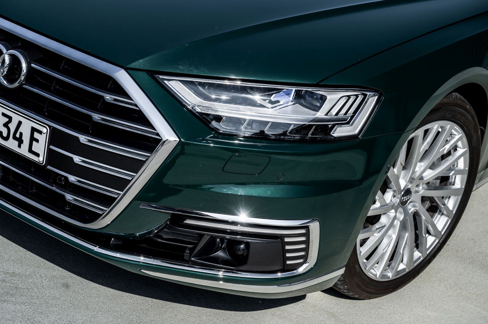Audi A8 photo 19
