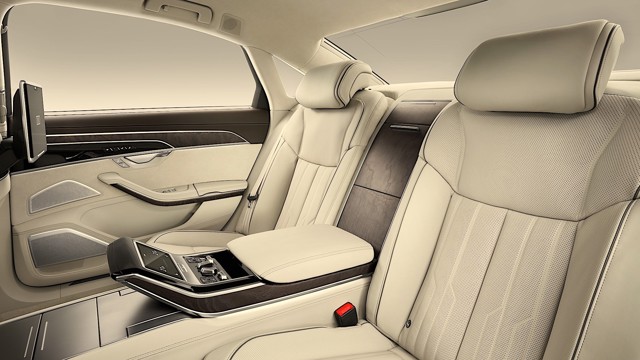 Audi A8 photo 52