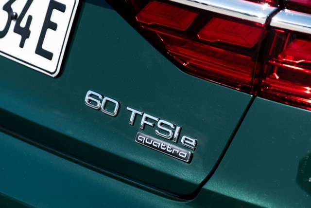 Audi A8 photo 21
