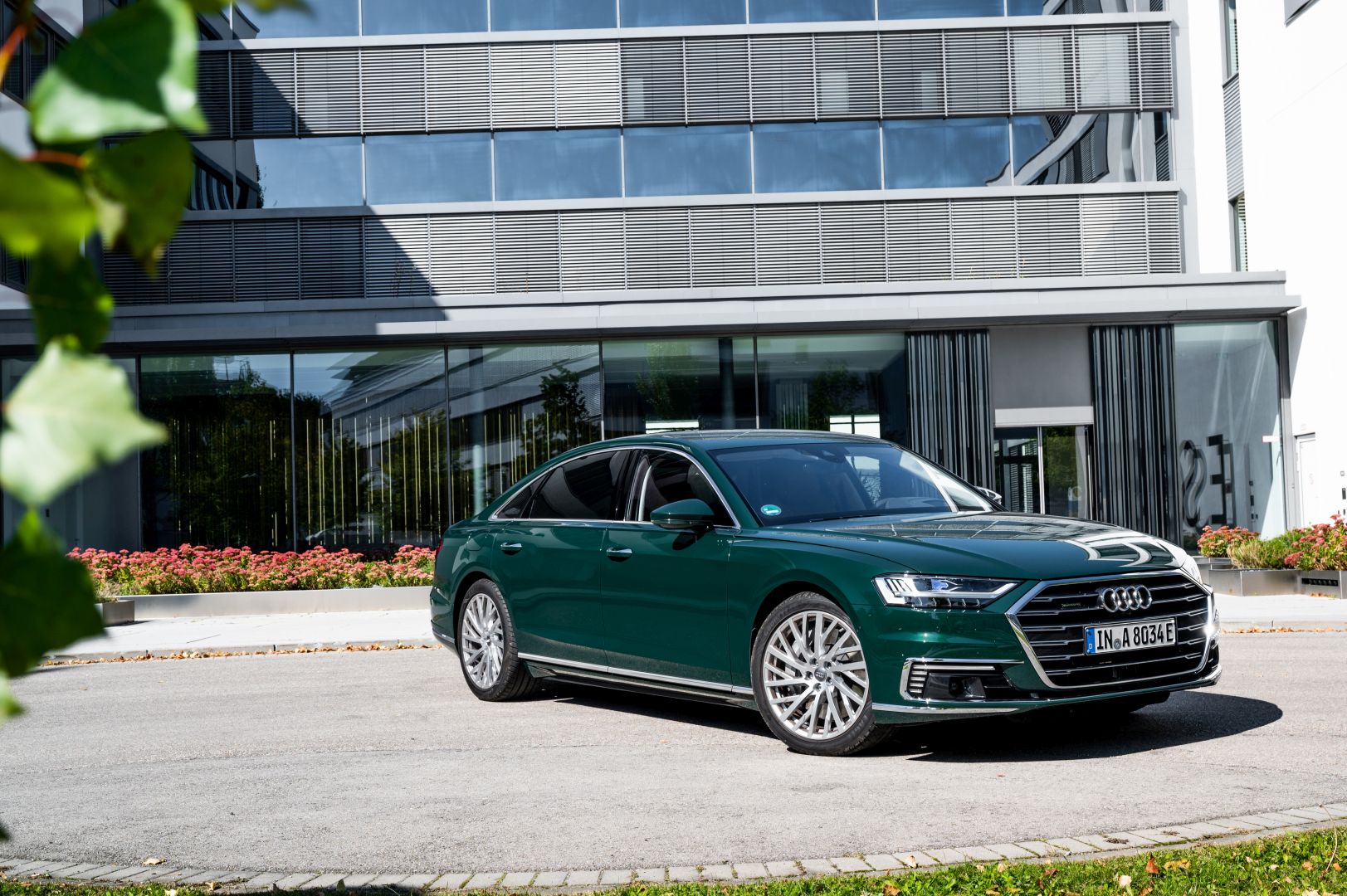 Audi A8 photo 23