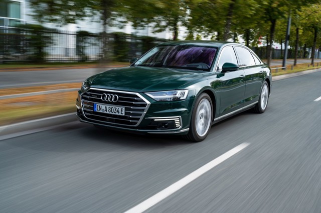 Audi A8 photo 27
