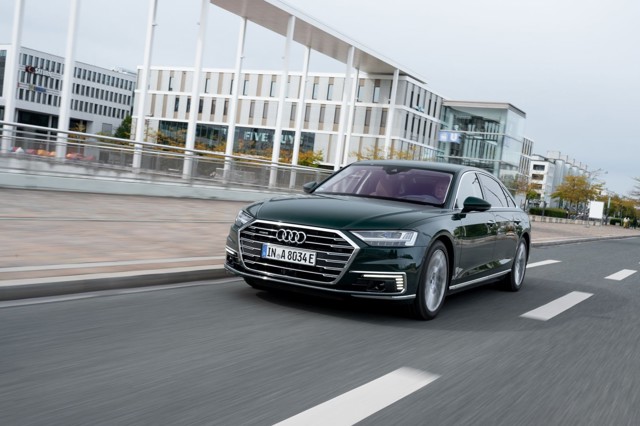 Audi A8 photo 30