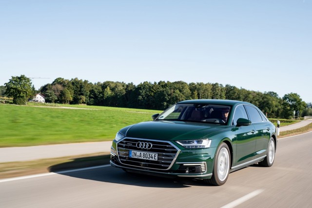 Audi A8 photo 33