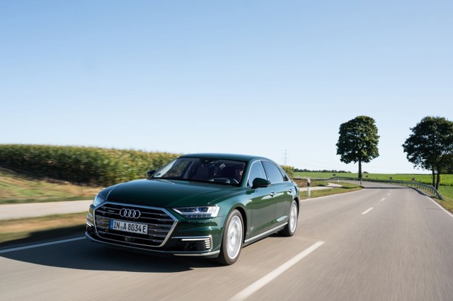 Audi A8 photo 36