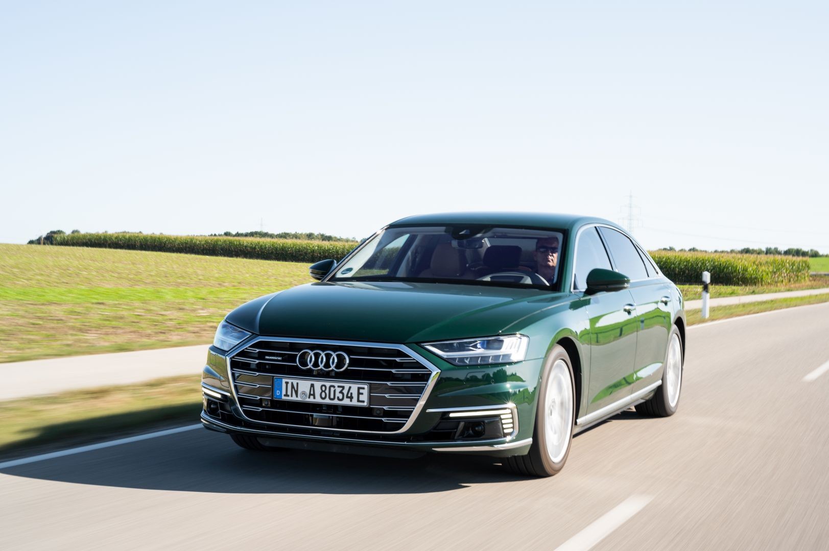 Audi A8 photo 37