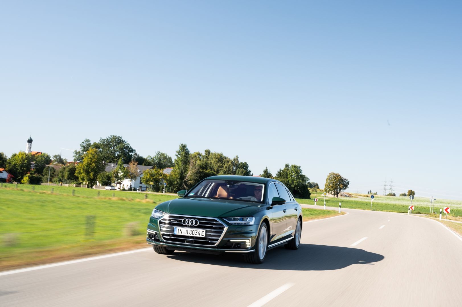 Audi A8 photo 38