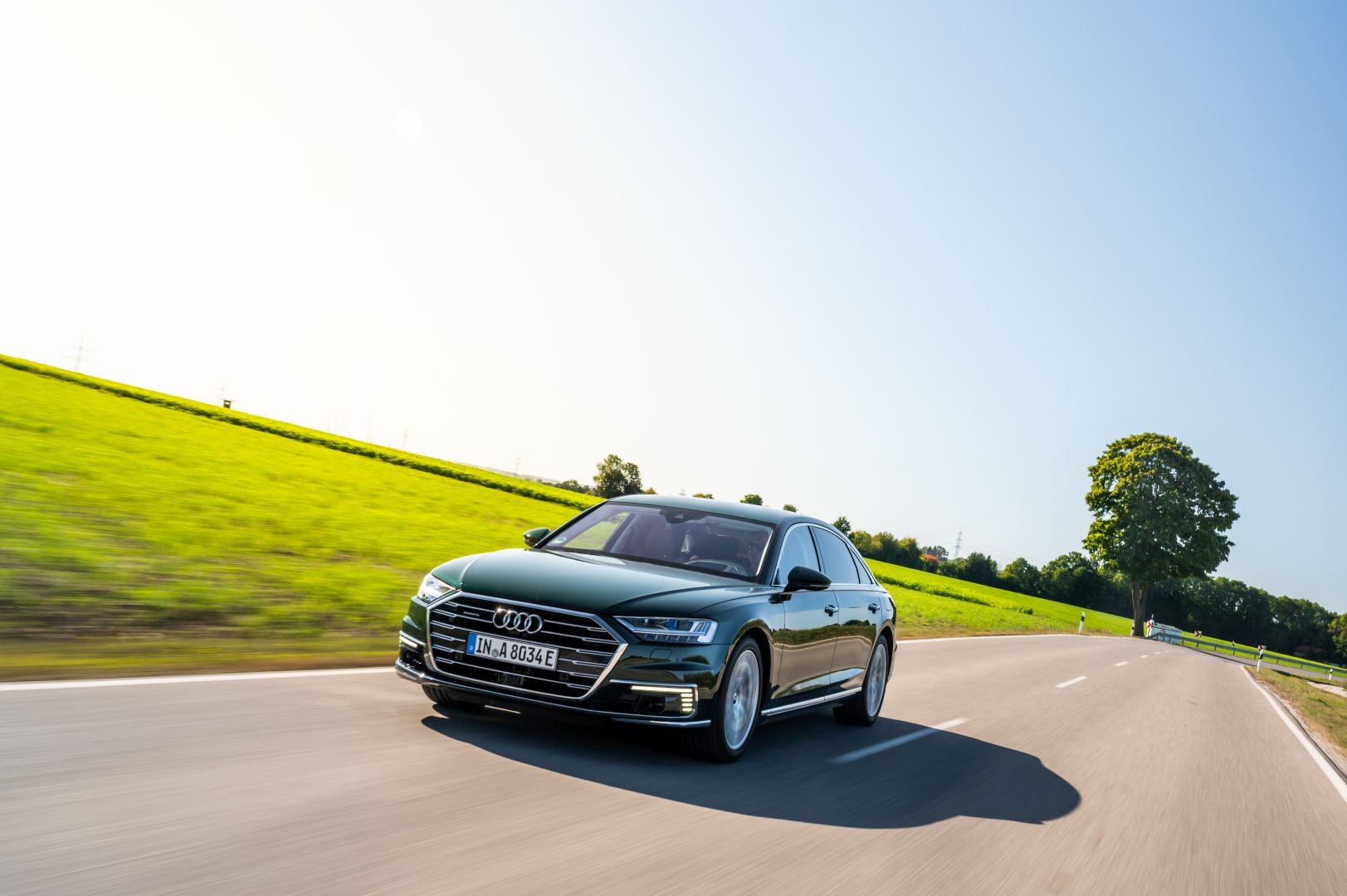 Audi A8 photo 39