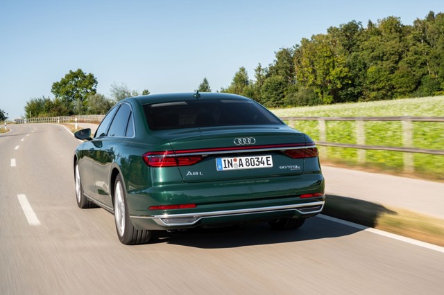 Audi A8 photo 44