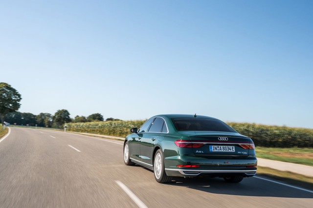 Audi A8 photo 45