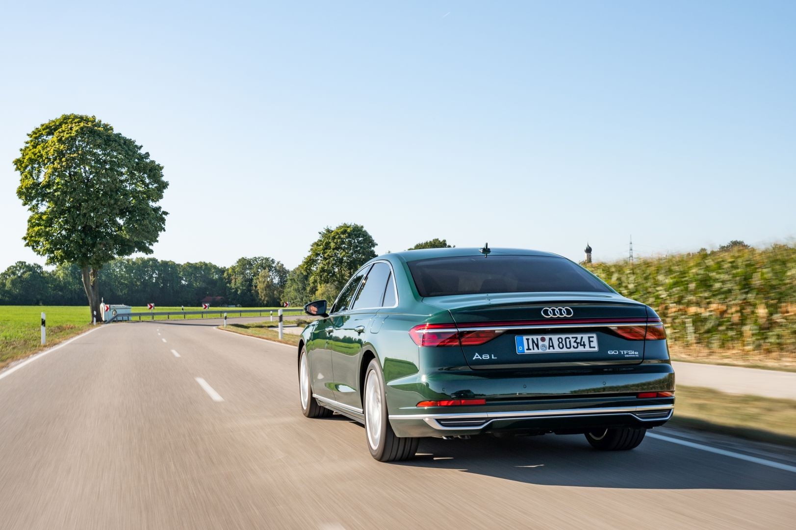 Audi A8 photo 46