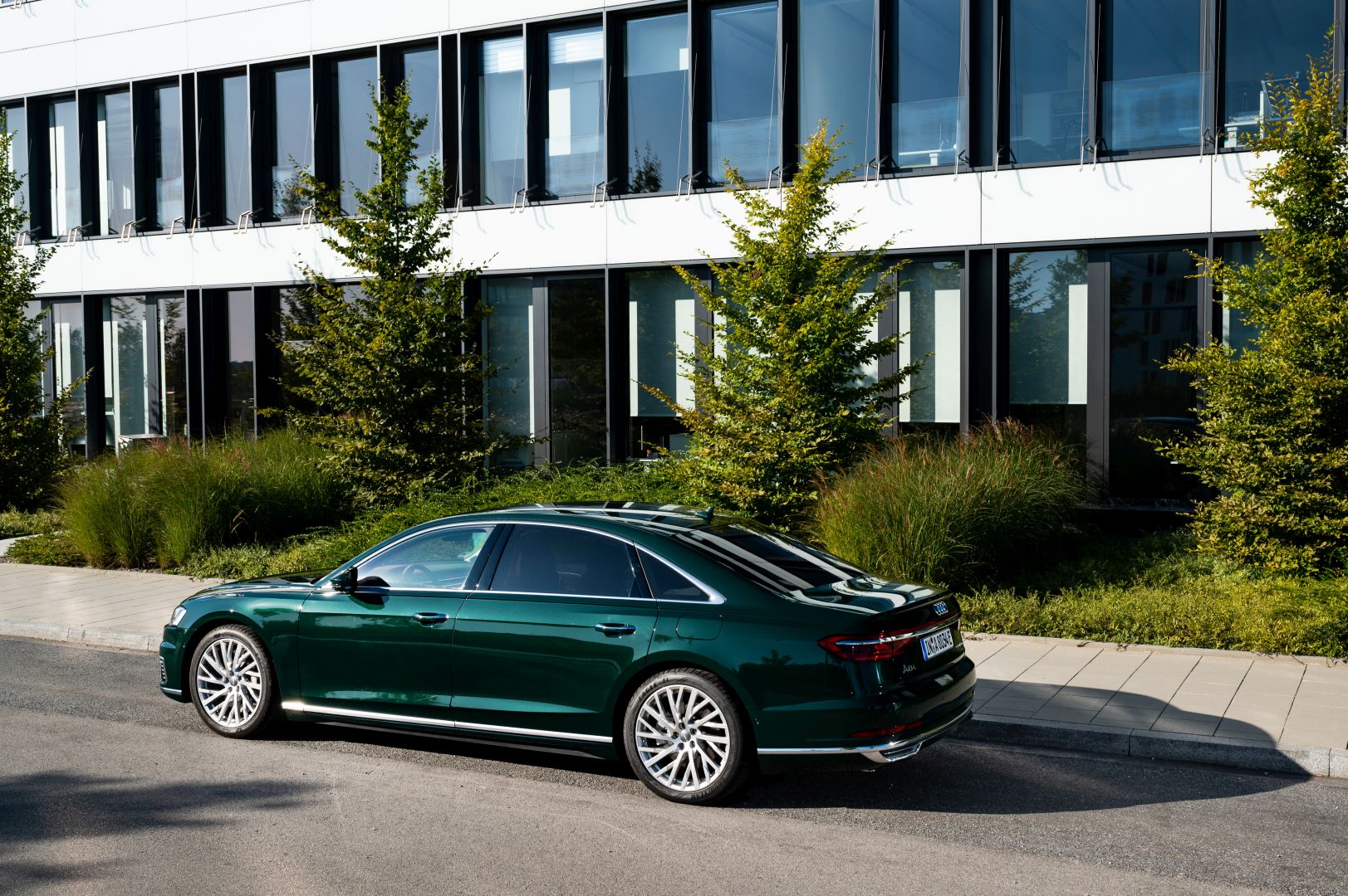 Audi A8 photo 48