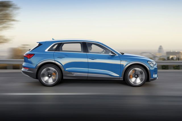 Audi E-Tron photo 4