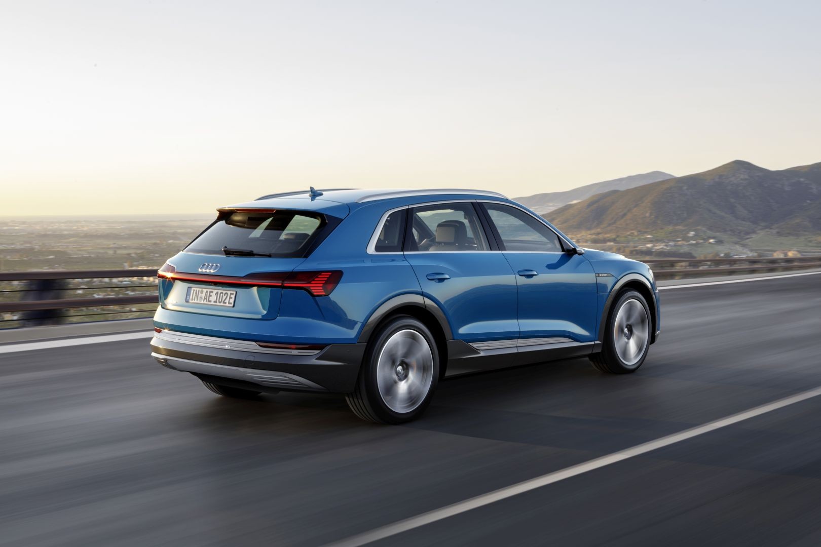 Audi E-Tron photo 6