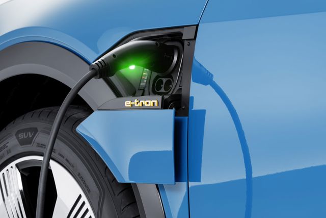 Audi E-Tron photo 7