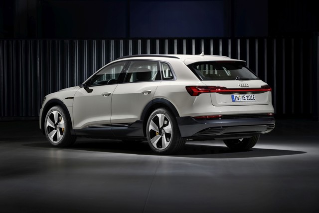 Audi E-Tron photo 8