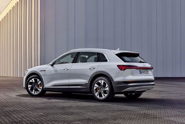 Audi E-Tron photo 26