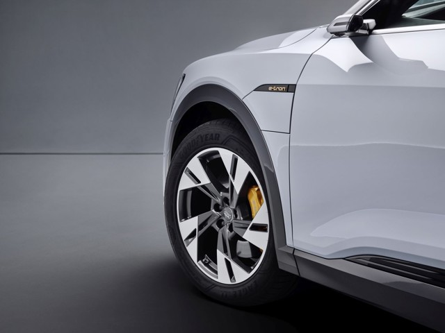 Audi E-Tron photo 29