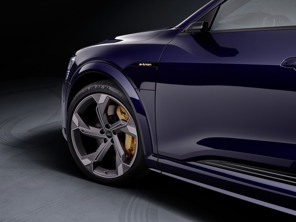 Audi E-Tron photo 35