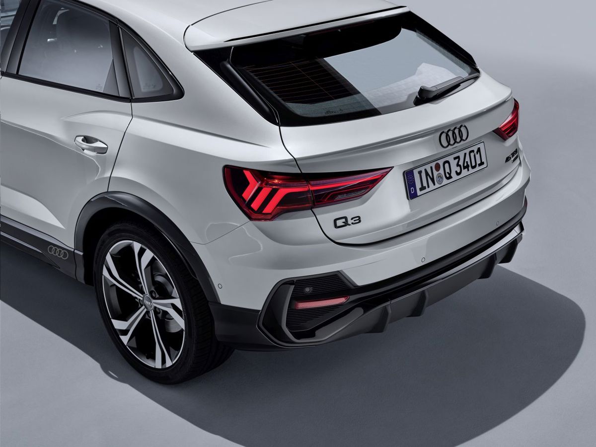 Audi AUDI Q3 Sportback 35 TDI S tronic 6MT AWD (150 HP)