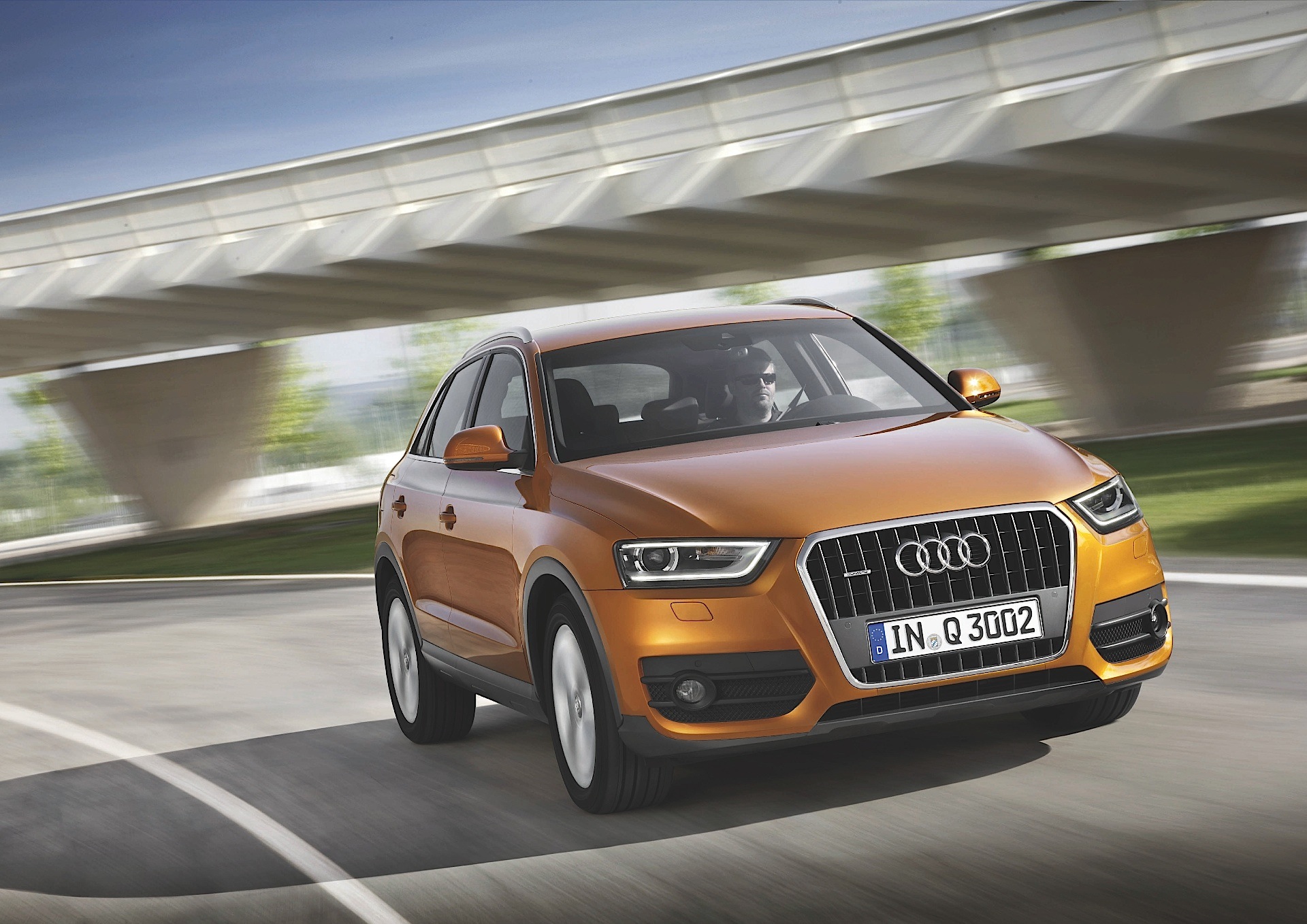 Audi Q3 photo 11
