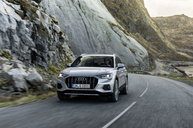 Audi Q3 photo 13