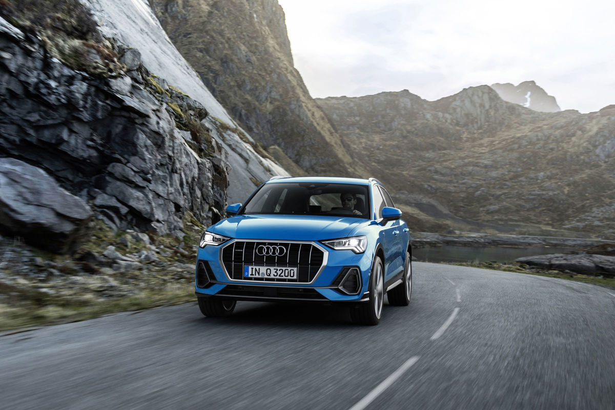Audi AUDI Q3 2.0L TDI 6MT (140 HP)