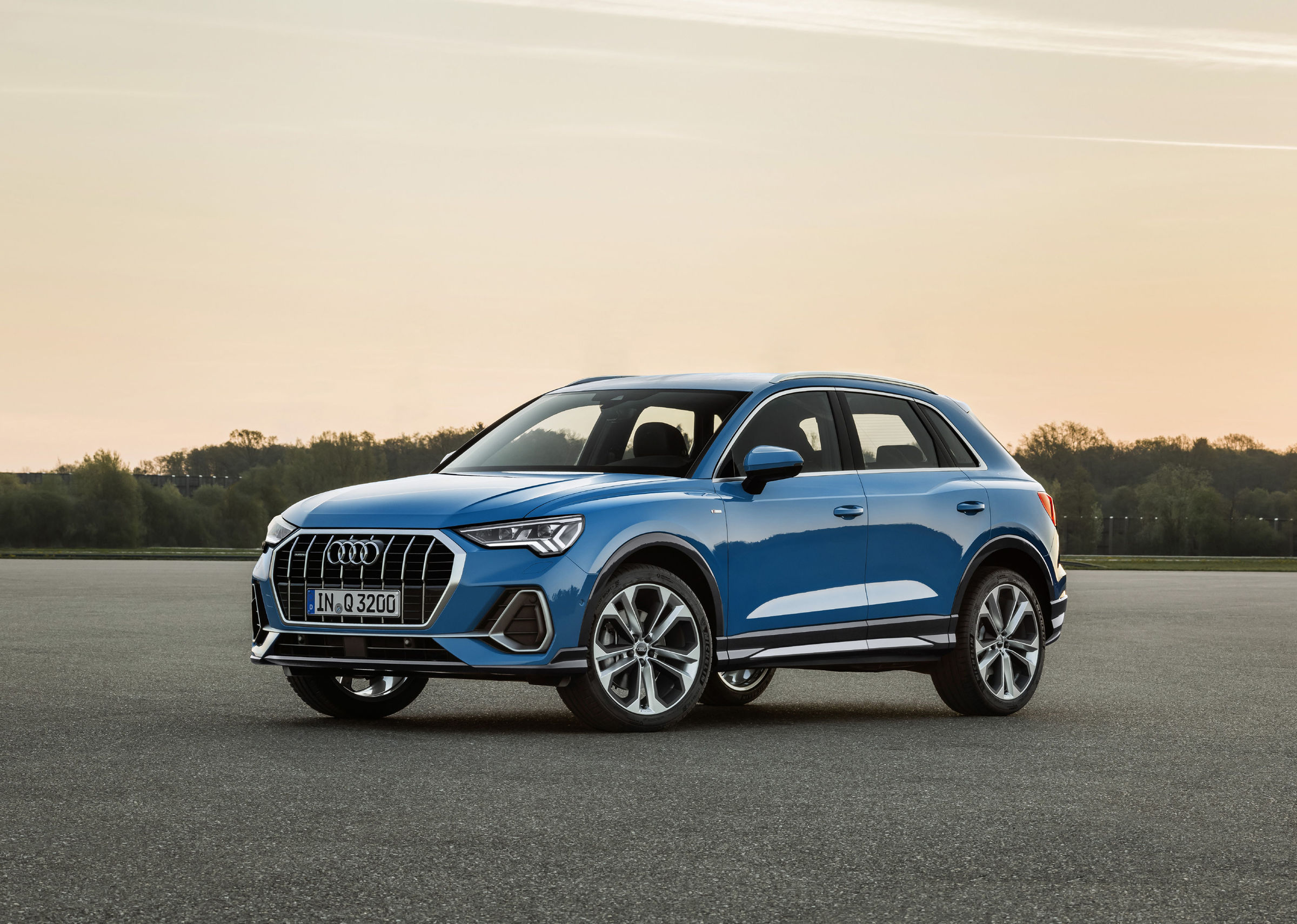 Audi Q3 photo 2