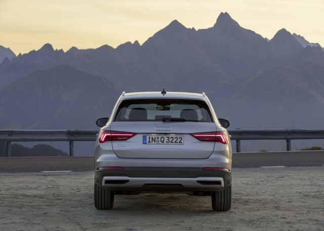 Audi Q3 photo 97