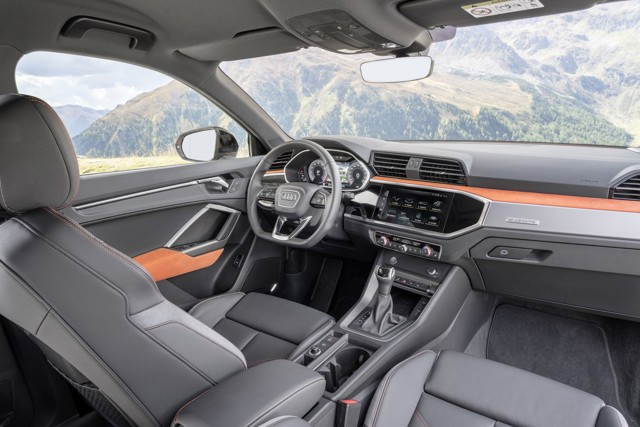 Audi Q3 photo 106