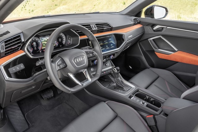 Audi Q3 photo 107