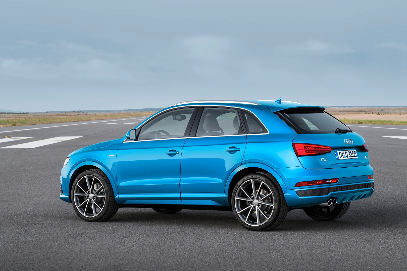Audi Q3 photo 11