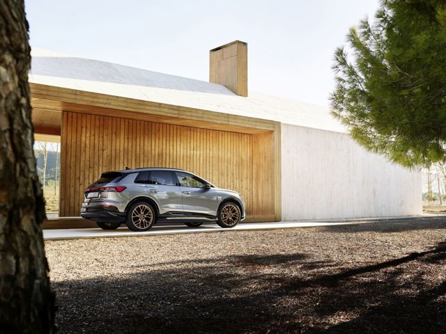 Audi Q4 E-Tron photo 3