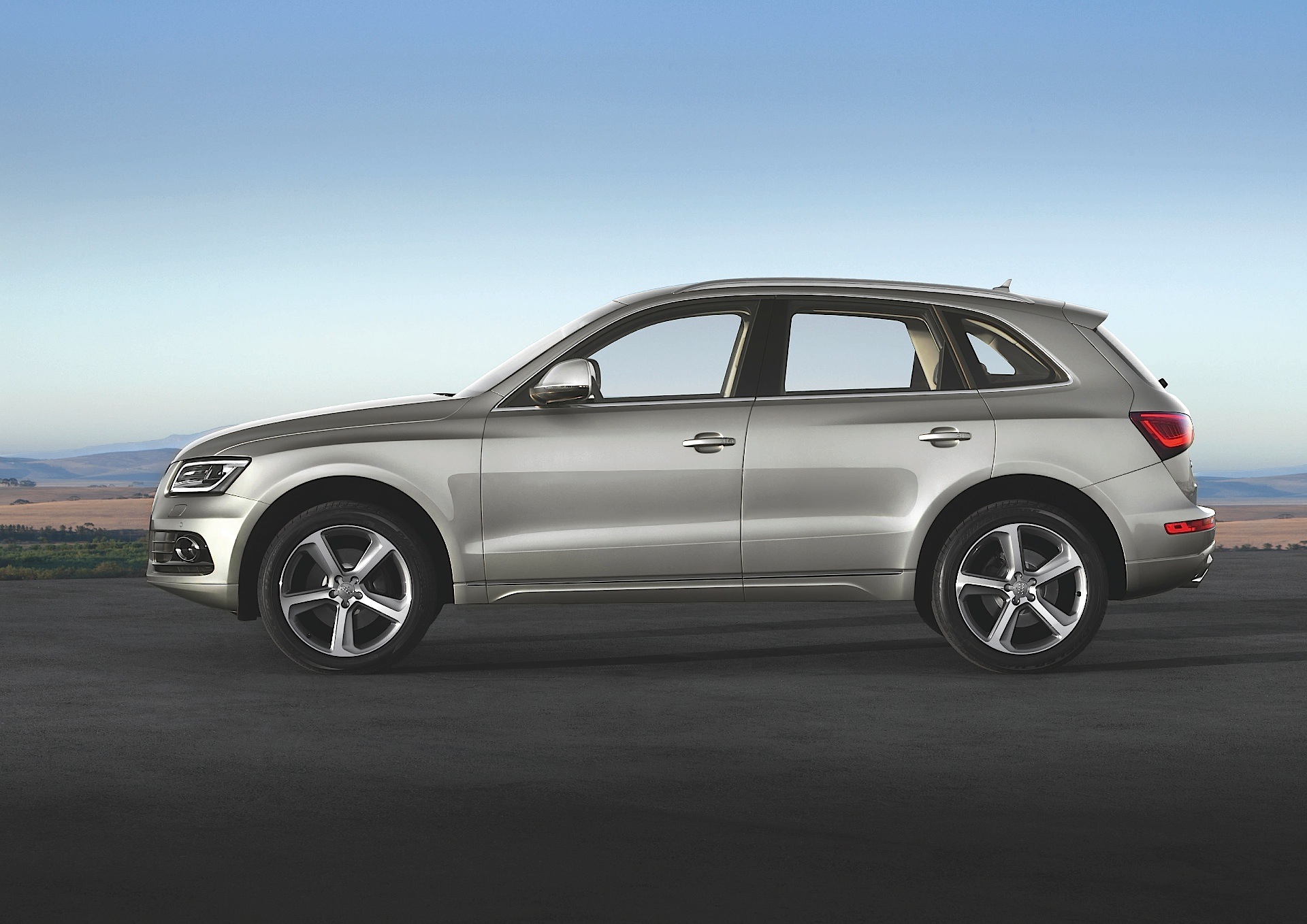 Audi Q5 photo 11