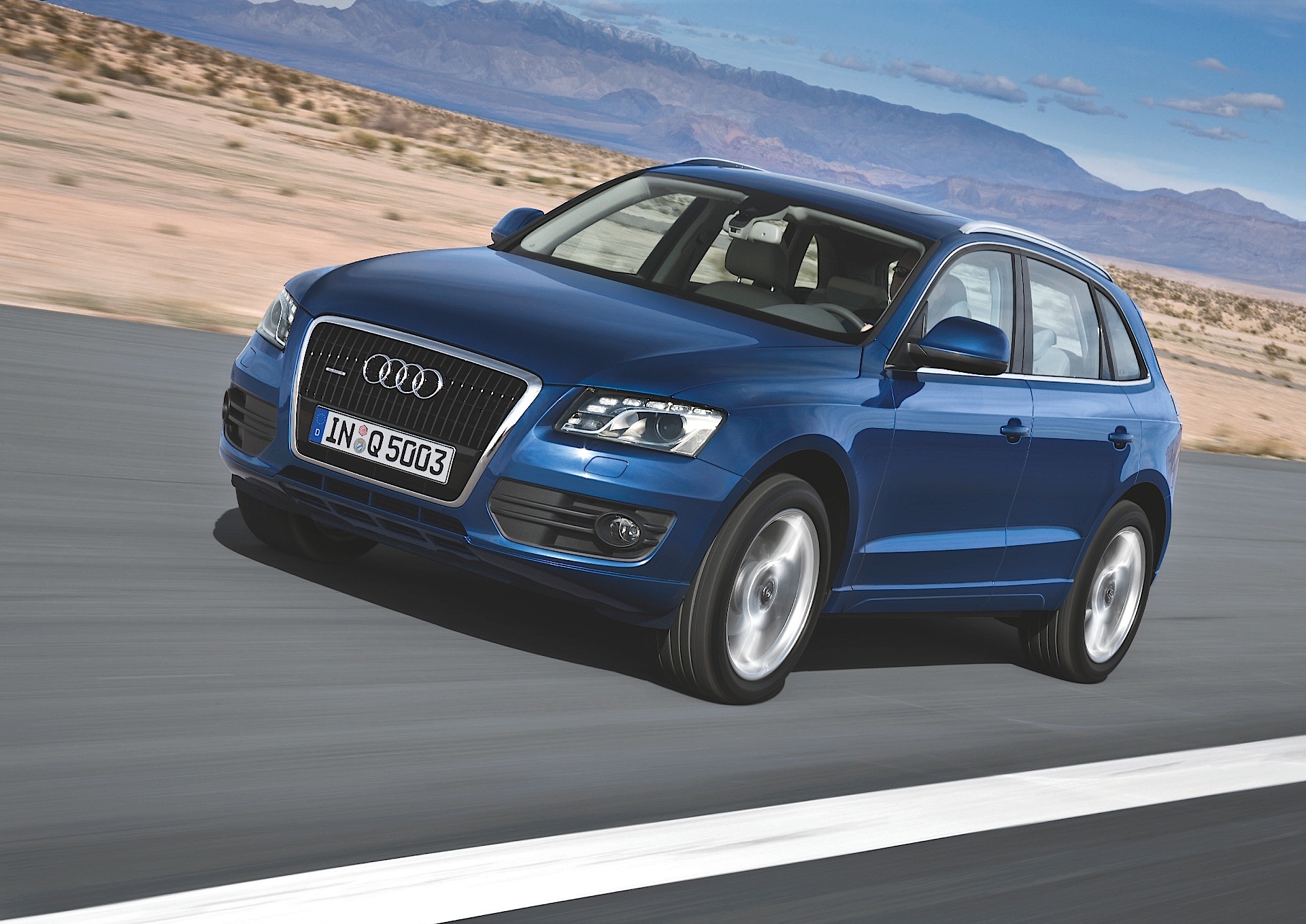 Audi Q5 photo 2