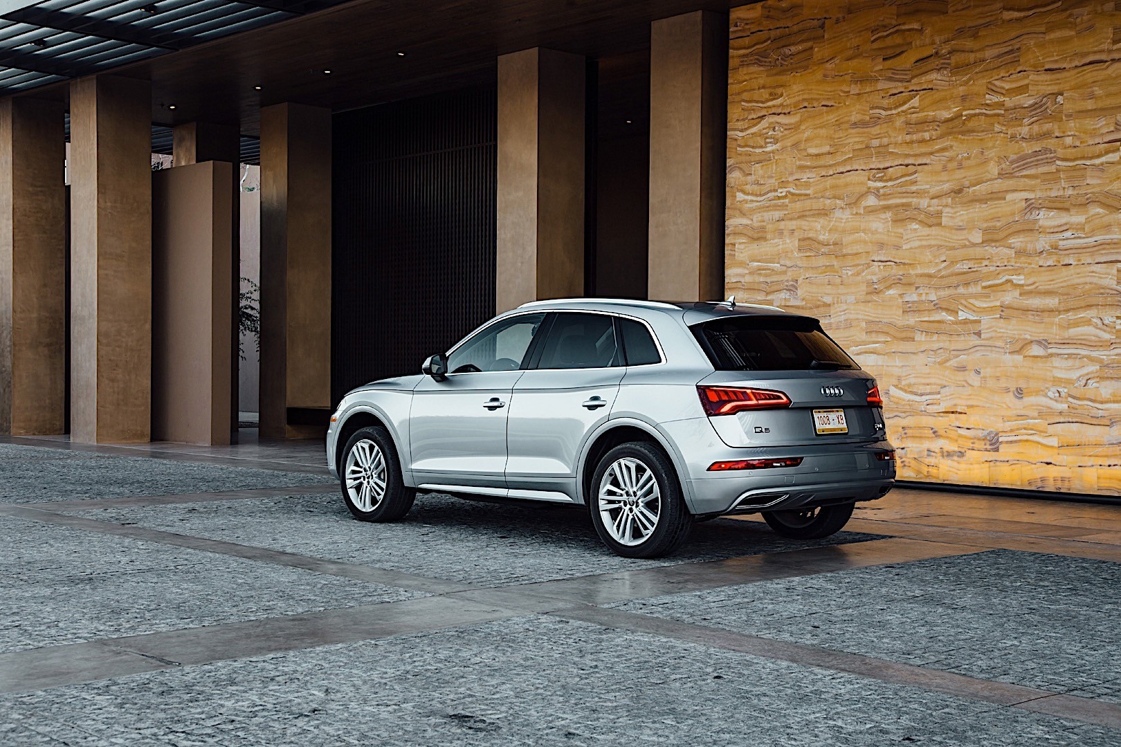 Audi Q5 photo 2