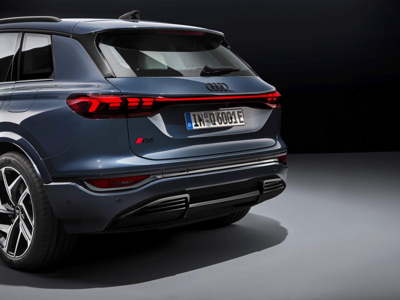 Audi Q6 photo 2