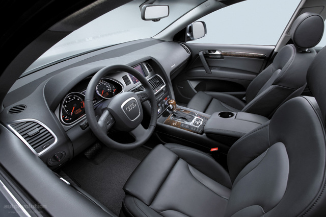 Audi Q7 photo 24