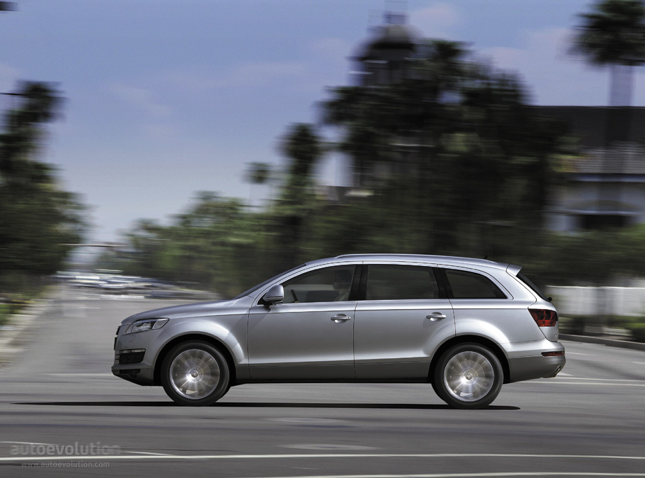 Audi Q7 photo 2