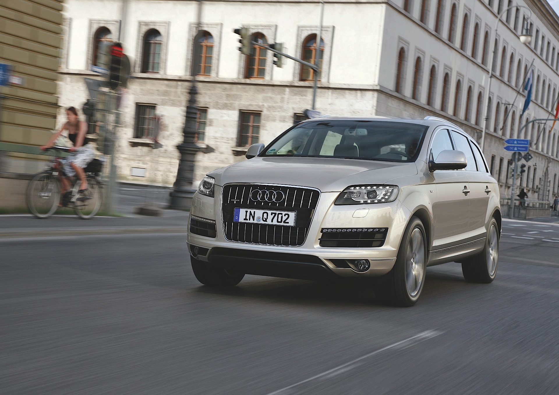 Audi Q7 photo 36
