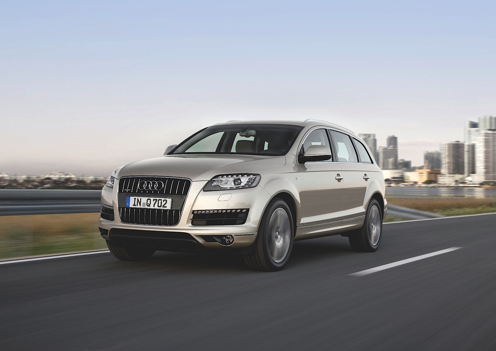 Audi Q7 photo 37