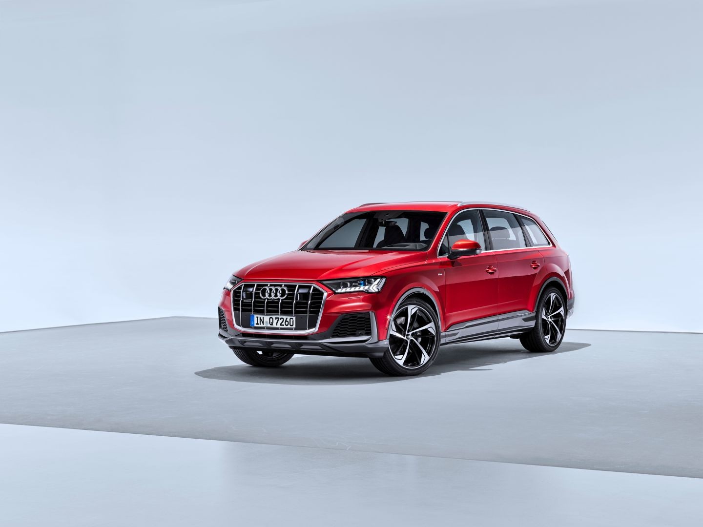 Audi Q7 photo 2