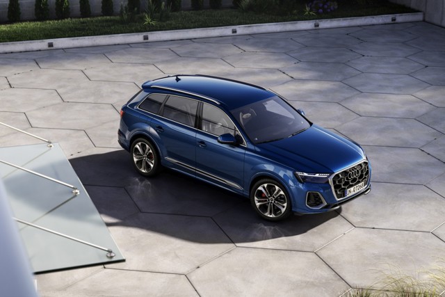 Audi Q7 photo 2