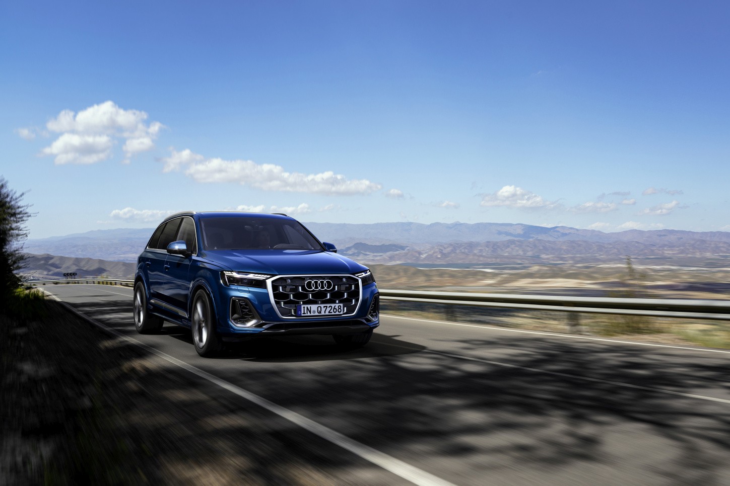Audi Q7 photo 11