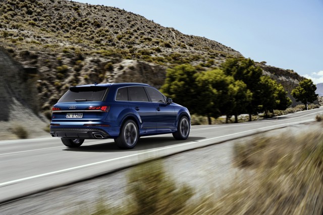 Audi Q7 photo 13
