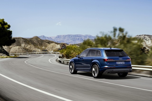 Audi Q7 photo 14