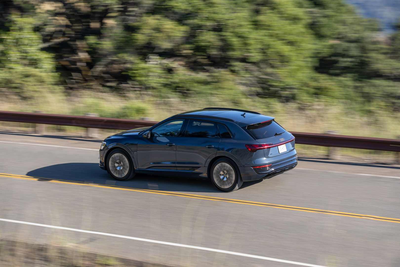 Audi Q8 E-Tron photo 81