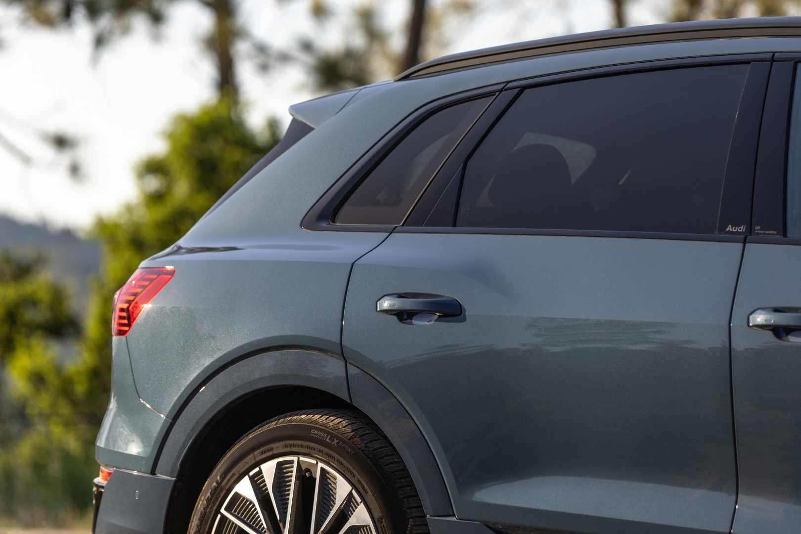 Audi Q8 E-Tron photo 88